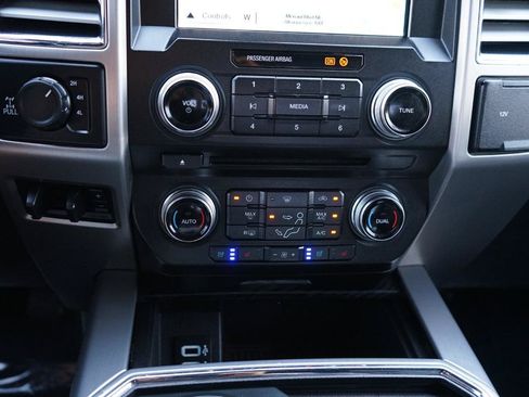 Used 2018 Ford F250 Platinum w/ Platinum Ultimate Package AWD/4WD image 21