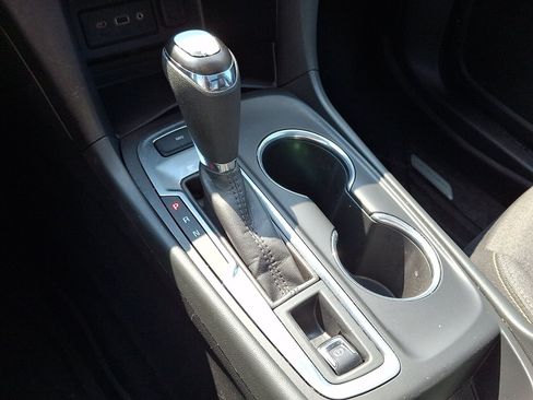 Used 2020 Chevrolet Equinox LT AWD/4WD image 17