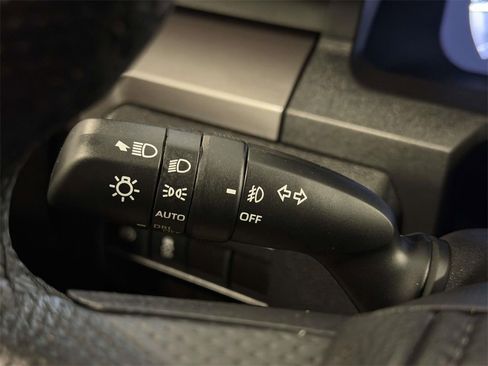 Used 2025 Toyota Tacoma TRD Sport image 26