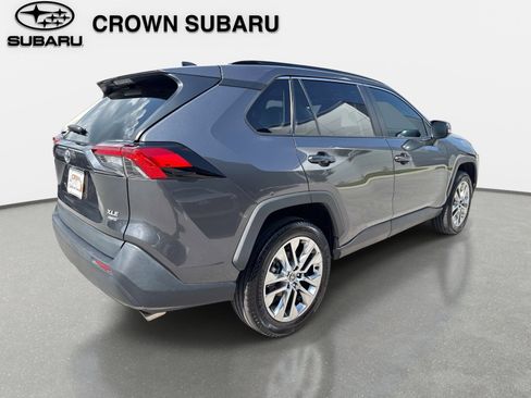 Used 2021 Toyota RAV4 XLE Premium AWD/4WD image 4