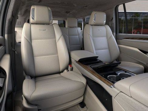 New 2026 Cadillac Escalade ESV Platinum Sport AWD/4WD image 17