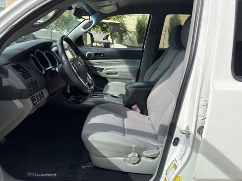 Used 2015 Toyota Tacoma 4x4 Double Cab w/ SR5 Package image 16