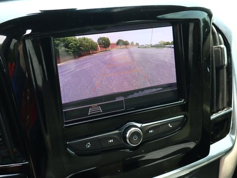Used 2022 Chevrolet Traverse LS FWD image 5