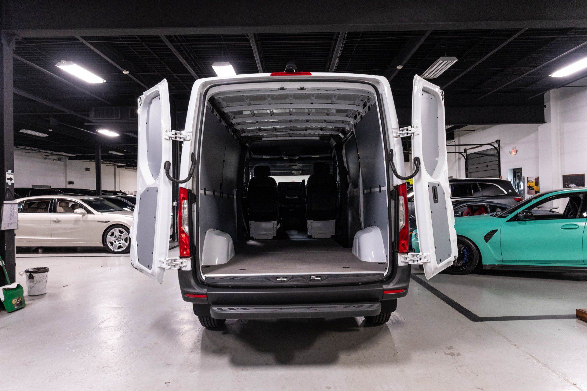 Used 2021 Mercedes-Benz Sprinter 2500 w/ Driver Convenience Package image 34