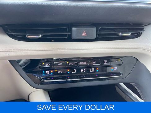 Used 2023 Buick Envision Avenir FWD image 11