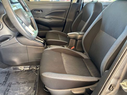 Used 2025 Nissan Versa SV FWD image 24