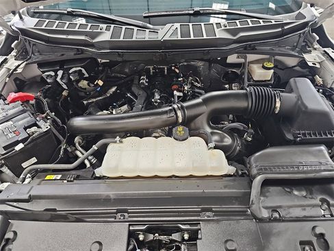 Used 2024 Ford F150 Lariat w/ FX4 Off-Road Package image 13