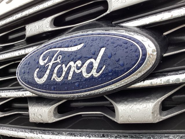 Used 2017 Ford Explorer Limited w/ Equipment Group 301A FWD image 4