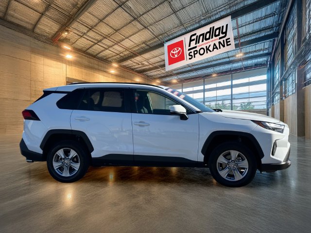 Used 2025 Toyota RAV4 XLE AWD/4WD image 4