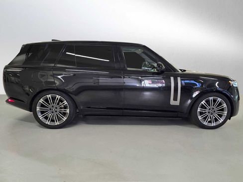Used 2023 Land Rover Range Rover Long Wheelbase SE AWD/4WD image 6