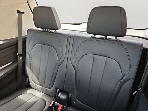 Used 2021 BMW X7 xDrive40i w/ Cold Weather Package AWD/4WD image 11