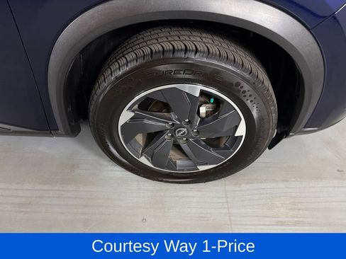 Used 2024 Nissan Rogue SV FWD image 13