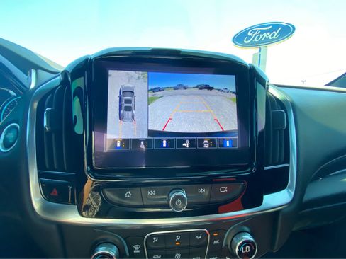 Used 2023 Chevrolet Traverse RS AWD/4WD image 37