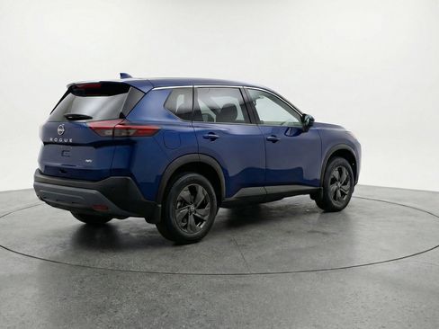 Used 2025 Nissan Rogue SV image 9