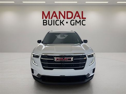 Used 2025 GMC Acadia Elevation image 2