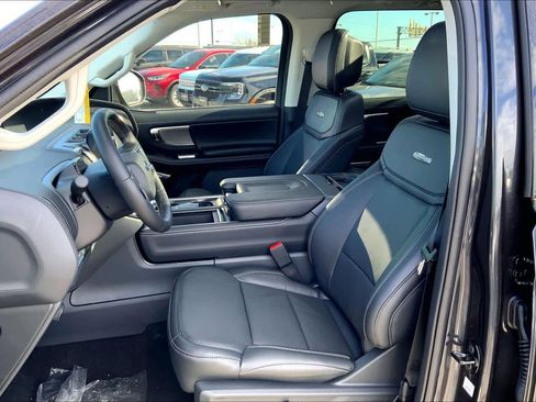 New 2026 Ford Expedition Platinum w/ Driver's Package image 7