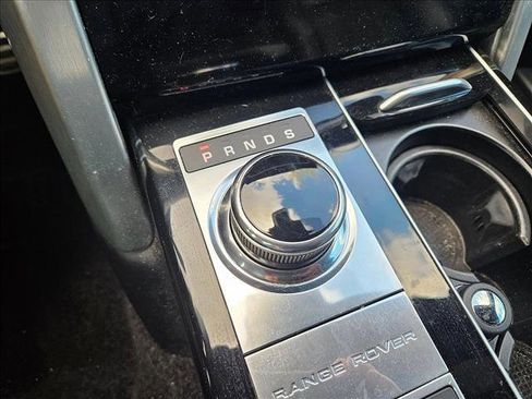 Used 2017 Land Rover Range Rover Supercharged image 11