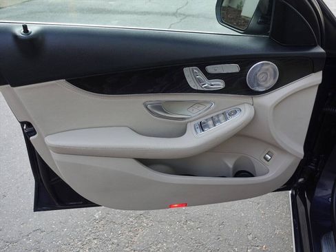 Used 2015 Mercedes-Benz C 300 Sedan image 6
