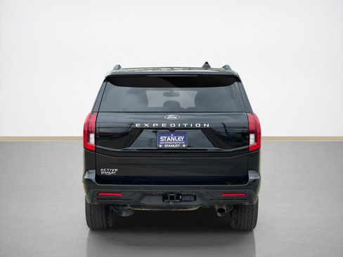 Used 2025 Ford Expedition Active image 6