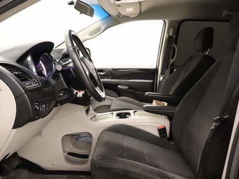 Used 2013 Dodge Grand Caravan SXT w/ Rear Park Assist Pkg image 17