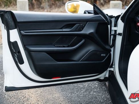 Used 2022 Porsche Taycan image 66