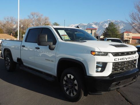 Used 2022 Chevrolet Silverado 2500 Custom w/ Custom Value Package image 3