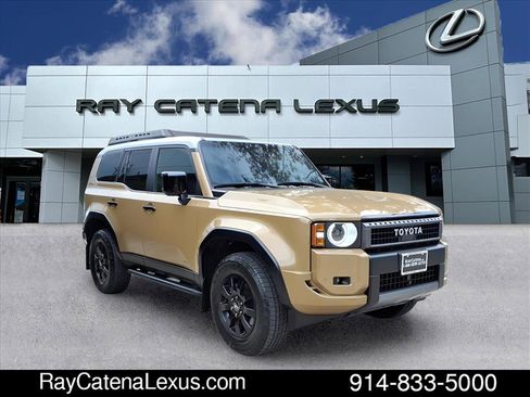 Used 2024 Toyota Land Cruiser image 3