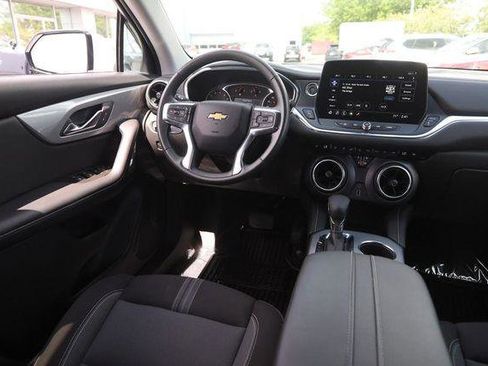 Used 2025 Chevrolet Blazer LT AWD/4WD image 21
