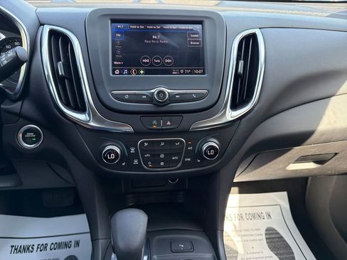Used 2024 Chevrolet Equinox LT FWD image 17