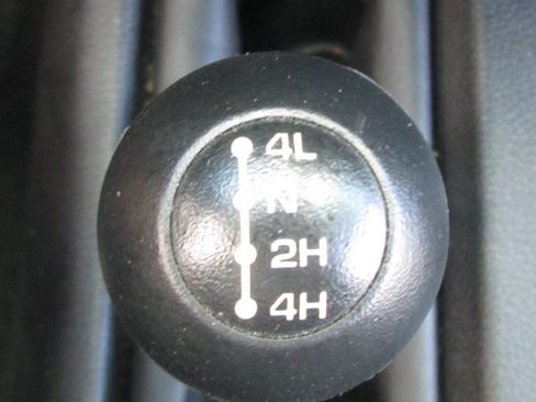 Used 2015 RAM 2500 Tradesman w/ Chrome Appearance Group AWD/4WD image 20