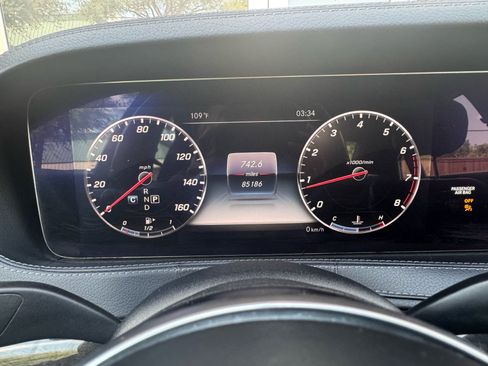 Used 2018 Mercedes-Benz S 560 4MATIC Sedan image 14