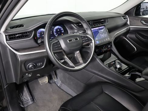 Used 2022 Jeep Grand Cherokee L Limited w/ Black Appearance Package RWD image 29