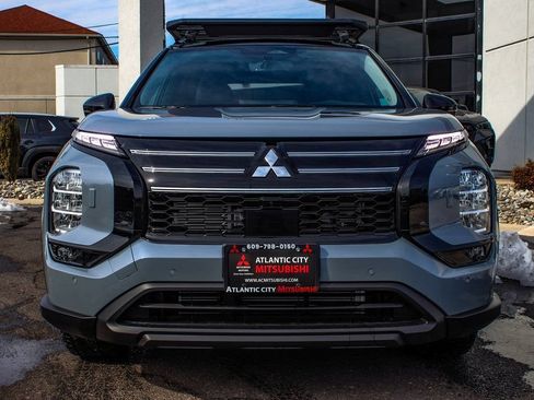 New 2026 Mitsubishi Outlander AWD image 2