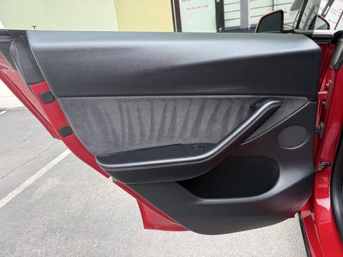Used 2022 Tesla Model Y Performance AWD/4WD image 20