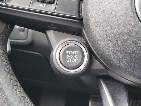 Used 2024 Alfa Romeo Giulia Sprint image 11