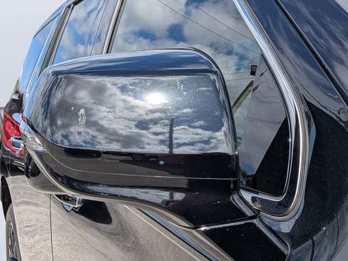 Used 2024 GMC Yukon Denali image 11