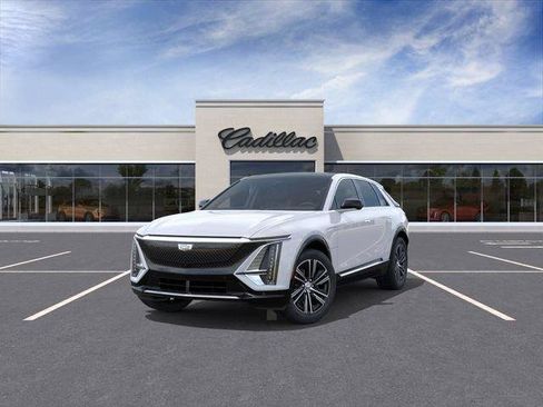 New 2027 Cadillac Lyriq Luxury RWD image 8
