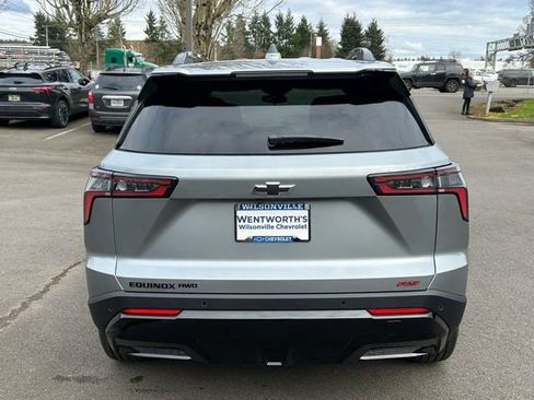 New 2026 Chevrolet Equinox RS w/ Convenience Package III AWD/4WD image 6