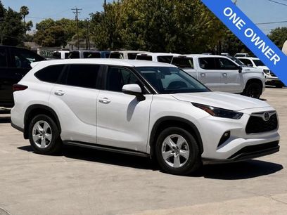 Used 2023 Toyota Highlander LE