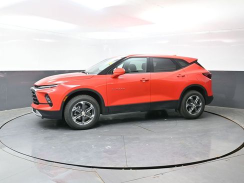 Used 2025 Chevrolet Blazer LT FWD image 10