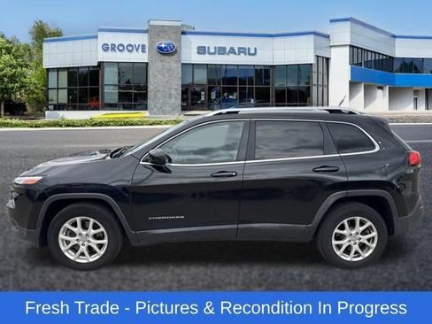 Used 2015 Jeep Cherokee Latitude w/ Comfort/Convenience Group AWD/4WD image 2