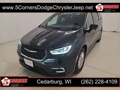 New 2025 Chrysler Pacifica Select image 1