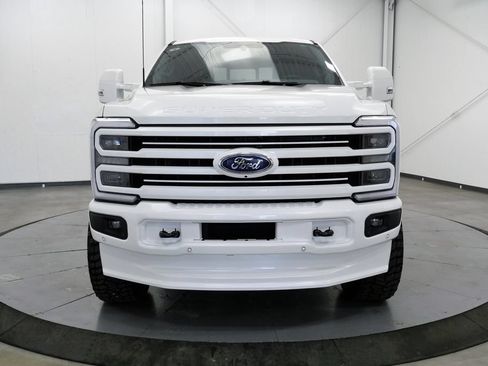 Used 2026 Ford F250 Platinum AWD/4WD image 2