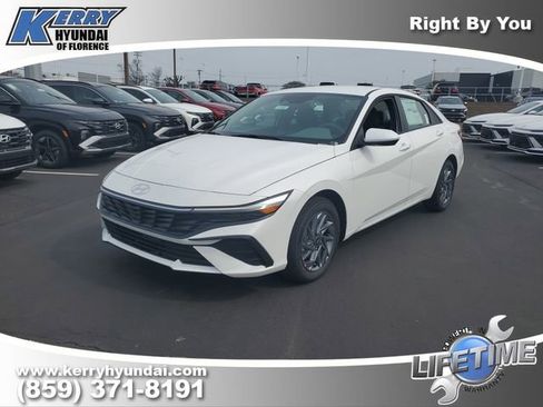 New 2026 Hyundai Elantra Hybrid FWD image 2
