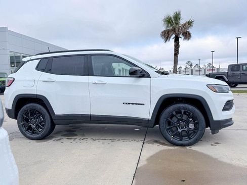 New 2026 Jeep Compass Latitude image 25