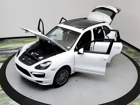 Used 2013 Porsche Cayenne GTS AWD/4WD image 37
