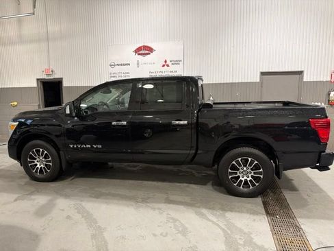 Used 2020 Nissan Titan SV w/ SV Convenience Package AWD/4WD image 6