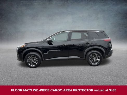 Used 2023 Nissan Rogue S image 2