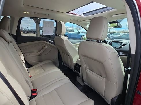 Used 2019 Ford Escape Titanium image 27