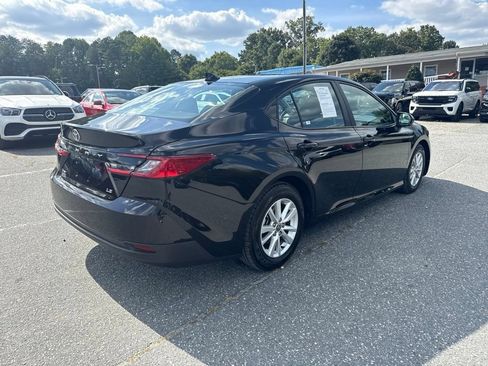 Used 2025 Toyota Camry LE FWD image 5